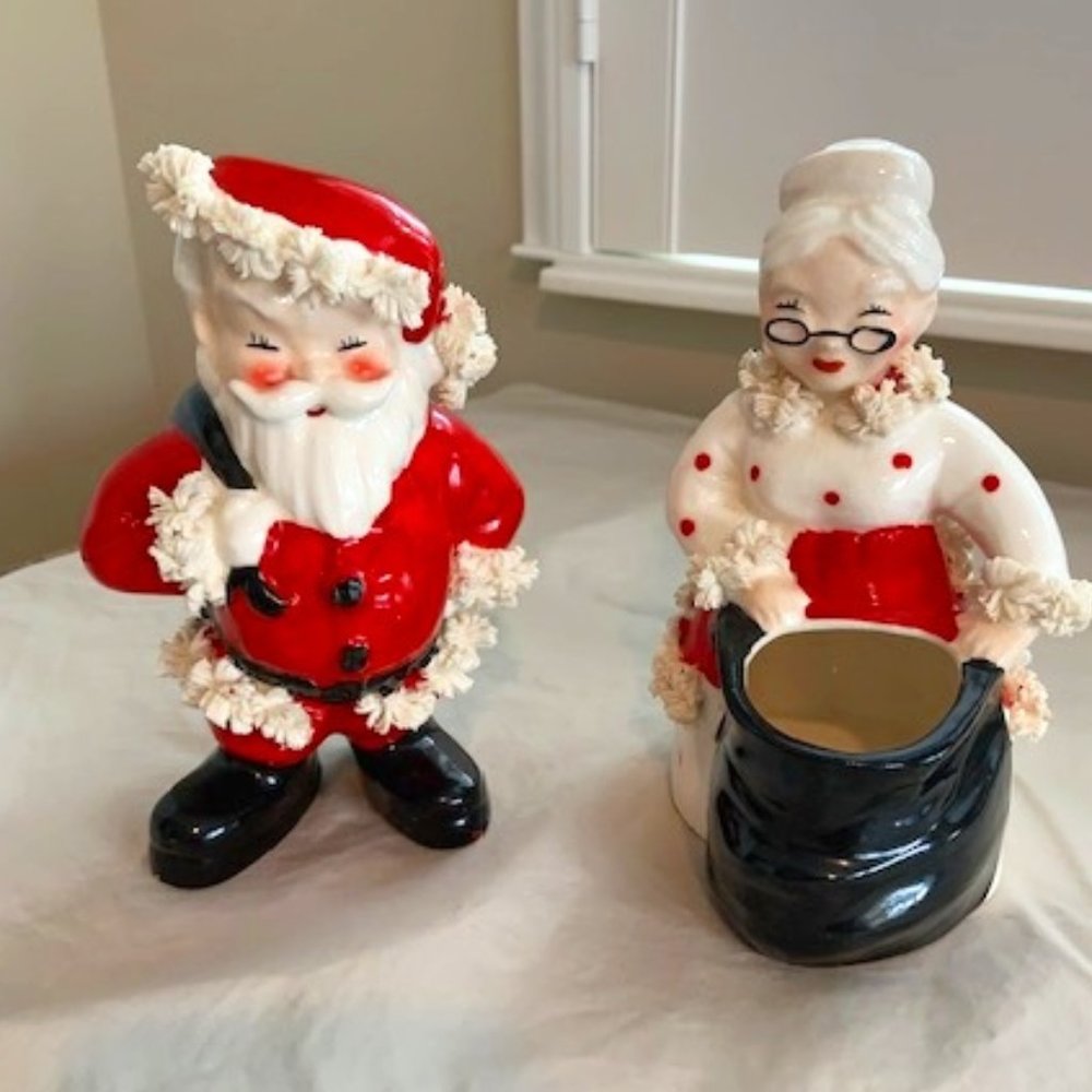 VTG Pair "Mr & Mrs Claus" Napco Ceramics